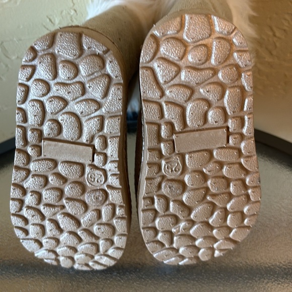 NWOT China Buttons City Toddler Winter Faux Fur Boots Size 25 - Picture 4 of 10